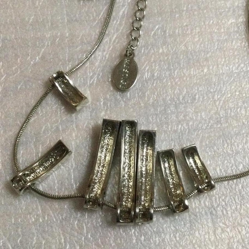 Mestige Rhinestone Necklace - Picture 2 of 3